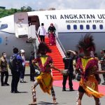 Wakil Presiden Republik Indonesia, Prof. Dr. KH. Ma'ruf Amin melaksanakan Kunjungan Kerja (Kunker) ke Provinsi Papua Barat membahas penanggulangan kemiskinan ekstrem tahun 2021, di gedung PKK, Manokwari, Kamis (14/10/2021).