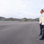 Menteri Koordinator bidang Perekonomian Airlangga Hartato memantau progres pembangunan Sirkuit MotoGP Mandalika, Kamis (14/10/2021).