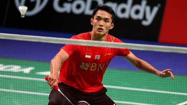 Tim badminton putra Indonesia mengakhiri paceklik 19 tahun untuk menjuarai Thomas Cup 2020. Berlangsung tahun ini akibat pandemi Covid-19, Indonesia menaklukkan juara bertahan China 3-0 di final