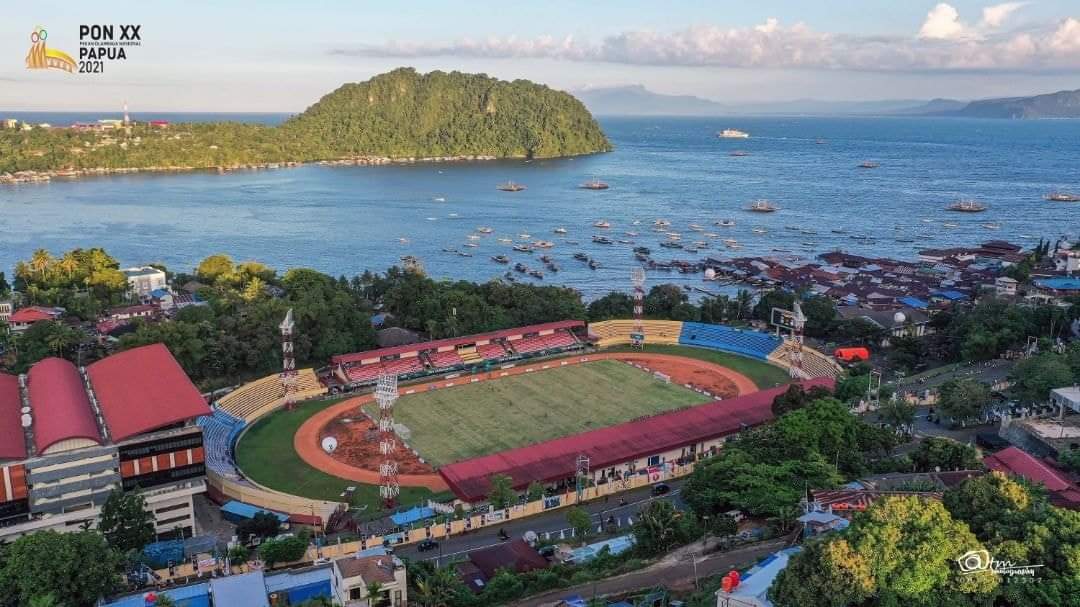 Stadion Mandala adalah sebuah stadion multi-fungsi yang terletak di Jayapura, Papua. Stadion ini dipergunakan kepada menggelar pertandingan - pertandingan sepak bola dan merupakan markas dari klub sepak bola Persipura Jayapura.
