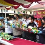 Kapolrestabes Medan Kombes Pol Riko Sunarko, S.H., S.I.K., M.SI memimpin Konferensi Pers Pengungkapan Kasus Narkotika Di Polrestabes Medan