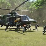 Pangdivif 2 Kostrad Mayjen TNI Andi Muhammad, S.H. menutup Latihan Pemantapan Raider Yonif Raider 509 Kostrad di Pantai Grajakan, Banyuwangi