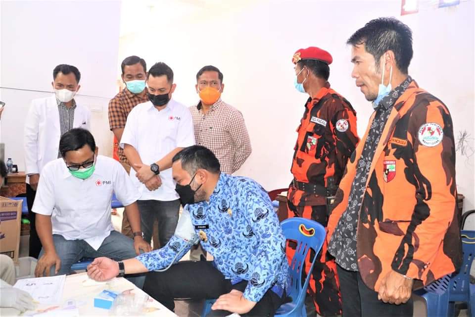 Bupati Pakpak Bharat Franc Bernhard Tumanggor hadiri perayaan acara HUT Pemuda Pancasila ke-62, yang dilaksanakan di Kantor MPC PP Kabupaten Pakpak Bharat, Barisan Salak, Kamis (28/10/2022).