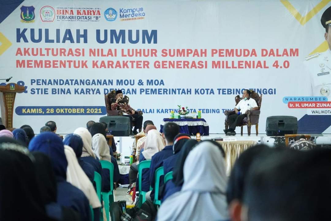 Sekolah Tinggi Ilmu Ekonomi (STIE) Bina Karya Kota Tebing Tinggi melaksanakan Kuliah Umum yang bertemakan "Akulturasi Nilai Luhur Sumpah Pemuda Dalam Membentuk Karakter Generasi Milineal 4.0", dan sekaligus penandatangan MOU dan MOA antara Pemerintah Kota Tebing Tinggi dan STIE Bina Karya di Gedung Balai Pertemuan Kartini pada Kamis, (28/10/2021). 