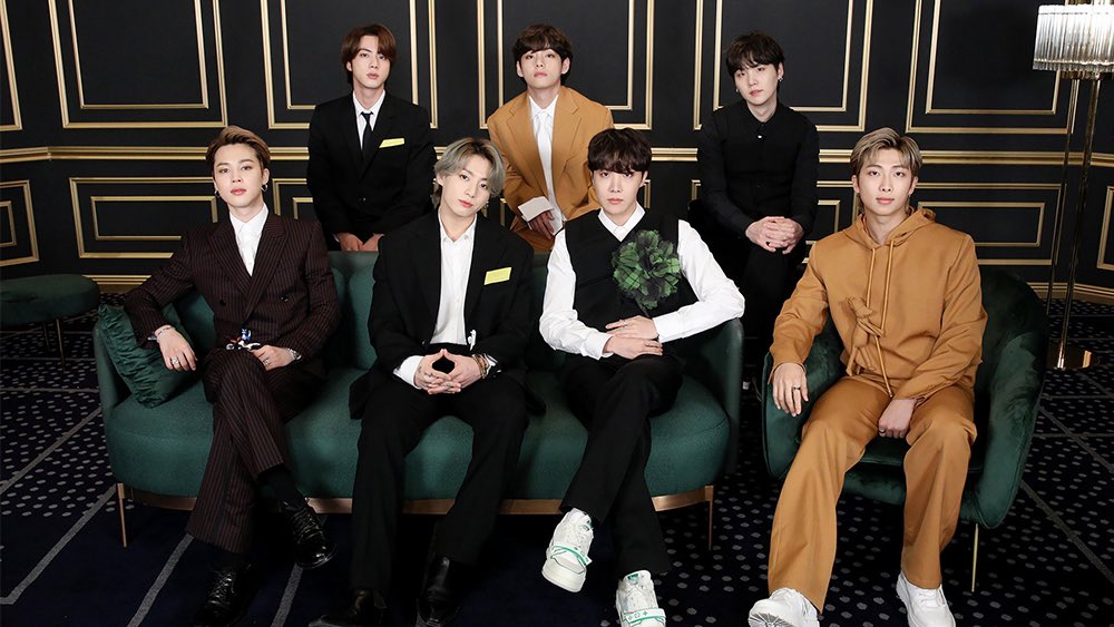 BTS dikabarkan keluar dari kesepakatan dengan distribusi Columbia Records dan Orchard Sony Music untuk bermitra dengan Universal Music Grup (UMG).