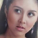 Nama Errina GD mungkin sudah tidak asing lagi bagi yang mengikuti berbagai sinetron dan film kolosal Indonesia di era 90-an hingga awal 2000-an