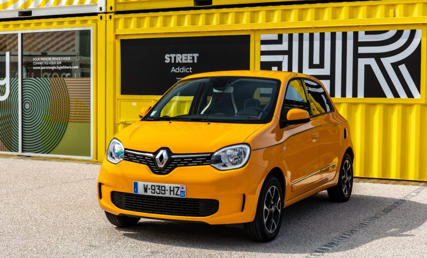 Produsen mobil Prancis Renault memperkenalkan edisi khusus terbaru Twingo Urban Night dengan menawarkan tampilan modern yang tersedia dalam varian E-Tech Electric dan mesin SCe65 bertenaga ICE