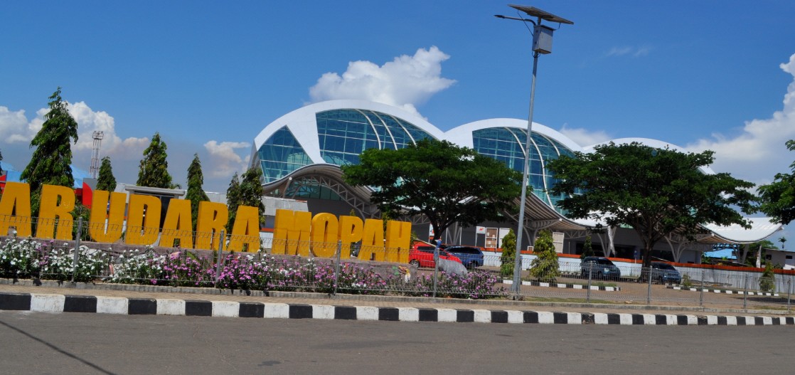 Mengawali kunjungan kerjanya ke Kabupaten Merauke, Papua, Presiden RI Joko Widodo (Jokowi) meresmikan Terminal Baru Bandar Udara (Bandara) Mopah, Minggu (03/10/2021) pagi. 