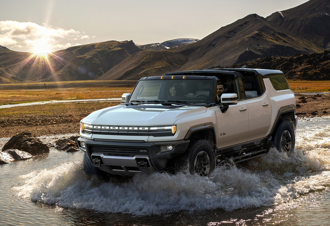 Produsen mobil asal Amerika Serikat (AS), General Motors meluncurkan SUV Hummer listrik dibanderol US$ 110.000 atau Rp 1,59 miliar saat mulai dijual pada 2023.