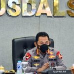 Kapolri Jenderal Listyo Sigit Prabowo menginstruksikan kepada seluruh jajarannya untuk memberikan tindakan tegas kepada oknum anggota kepolisian yang melanggar aturan saat menjalankan tugasnya