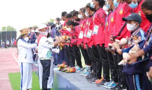 Tim Papua meraih emas setelah mengalahkan Aceh pada final cabang olahraga sepakbola putra PON XX Papua 2021. Tuan rumah menang dengan dengan skor 2-0 di Stadion Mandala Jayapura, Papua, Indonesia pada Kamis (14/10/2021).