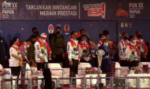 Joko Widodo (Jokowi) resmi membuka perhelatan Pekan Olahraga Nasional (PON) XX Papua 2021. Acara ini diikuti para atlet dari 34 provinsi di Indonesia.