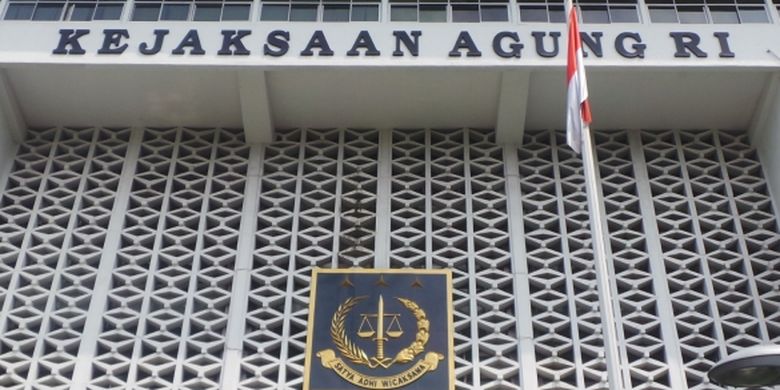 Jaksa Agung ST Burhanuddin memerintahkan jajarannya untuk mengkaji hukuman mati bagi para pelaku perkara tindak pidana korupsi yang merugikan keuangan negara.