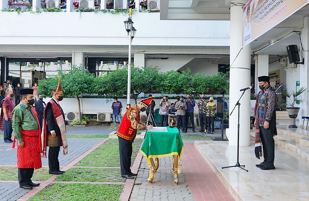 Wali Kota Medan, Bobby Nasution melantik pejabat Pimpinan Tinggi Pratama dan Pejabat Administrator di lingkungan Pemko Medan