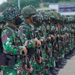 Panglima Komando Cadangan Strategis Angkatan Darat (Pangkostrad) Letnan Jenderal TNI Dudung Abdurachman, S.E., M.M., memimpin Upacara Pemberangkatan Latihan Antar Kecabangan (Latancab) Brigif Raider 13 Divisi Infanteri 1 Kostrad TA. 2021 dan perkuatannya, bertempat di Pelabuhan Merak Cilegon, Banten, Rabu (3/11/2021).