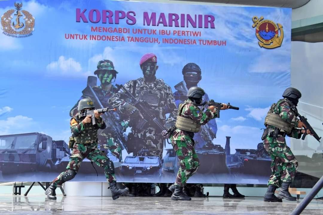Kota Sidoarjo dikuasai oleh gerakan separatis bersenjata yang melancarkan aksi-aksi teror dan kekerasan terhadap warga, puncaknya melakukan penculikan dan penyanderaan terhadap tokoh-tokoh penting pemerintah guna menekan pemerintah Republik Indonesia untuk mengikuti tuntunan mereka