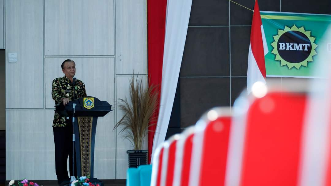 Wakil Bupati Pakpak Bharat H Mutsyuhito Solin, Dr, M.Pd mengatakan bahwa saat ini, Pemerintah Pakpak Bharat tengah berupaya mendorong dan meningkatkan kualitas pendidikan perempuan di Pakpak Bharat guna menyokong perekonomian keluarga sejahtera.