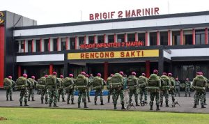 Komandan Brigif 2 Marinir Kolonel Marinir Rudi Harto Marpaung menghadiri acara penerimaan Satgasmar Pam Pulau Terluar XXIV di Lapangan Rencong Sakti Mako Brigif 2 Marinir Gedangan, Sidoarjo, Jawa Timur, Senin (08/11/2021).