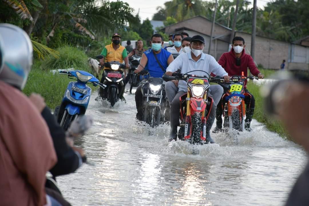 Bencana alam banjir yang melanda Kabupaten Serdang Bedagai (Sergai) masih belum usai. Melihat kondisi ini, Bupati H Darma Wijaya melakukan peninjauan dengan berkeliling ke sejumlah desa yang ada di 2 (dua) kecamatan yakni Kecamatan Sei Rampah dan Kecamatan Tanjung Beringin untuk melihat secara langsung kondisi para pengungsi di posko banjir