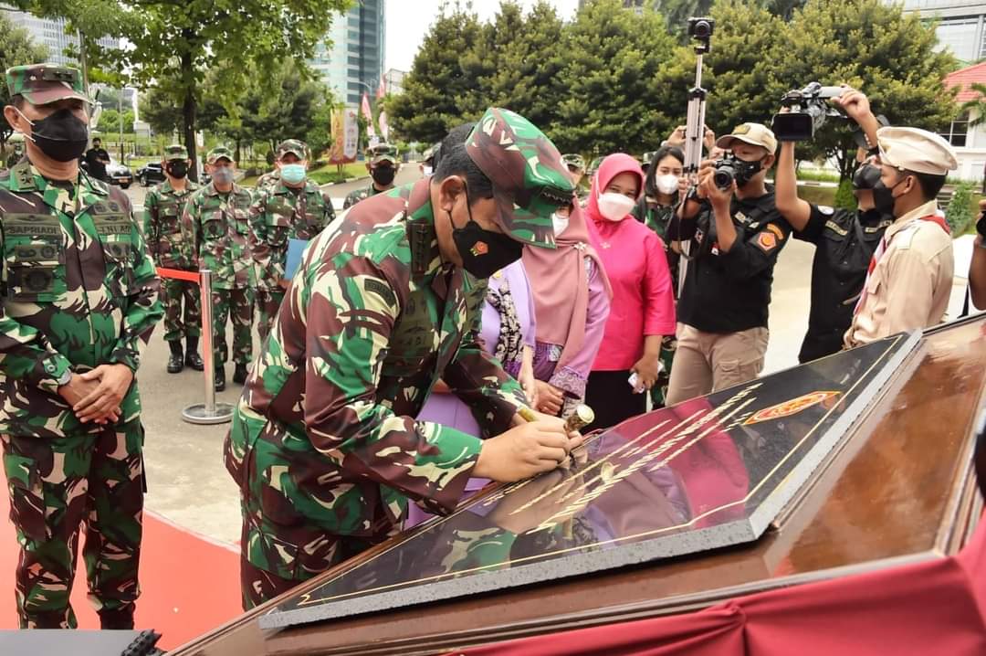 Panglima TNI Resmikan Plaza Museum Satria Mandala
