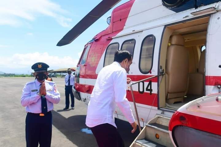 Presiden RI Joko Widodo (Jokowi) didampingi Menteri Koordinator Bidang Perekonomian Airlangga Hartarto, Selasa (23/11/2021) pagi, bertolak menuju Provinsi Sulawesi Selatan (Sulsel) dalam rangka kunjungan kerja.