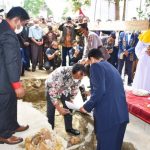 Bupati Humbang Hasundutan, Dosmar Banjarnahor, SE meletakkan Batu Pertama Pembangunan Gereja Paroki St. Fidelis Doloksanggul di Jalan Merdeka No.47 Doloksanggul, Minggu (28/11/2021).