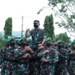 Kepala Staf Angkatan Darat (Kasad) Jenderal TNI Dudung Abdurachman, beserta Ketua Umum Persit Kartika Chandra Kirana Ny. Rahma Dudung Abdurachman dan rombongan mengakhiri rangkaian kunjungan kerja perdananya di wilayah Indonesia Timur dengan mendatangi prajurit TNI AD yang bertugas di Poso dan Palu, Jumat, (26/11/2021).