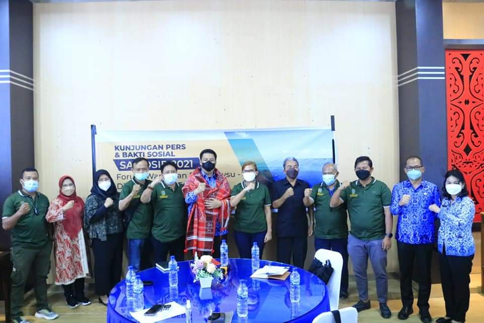 Dinas Kominfo Sumut dan Forum Wartawan Pemprovsu Kunjungan Pers dan Bakti Sosial di Kabupaten Samosir
