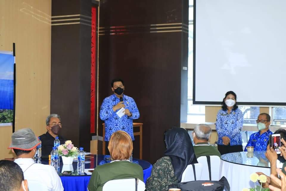 Dinas Kominfo Sumut dan Forum Wartawan Pemprovsu Kunjungan Pers dan Bakti Sosial di Kabupaten Samosir