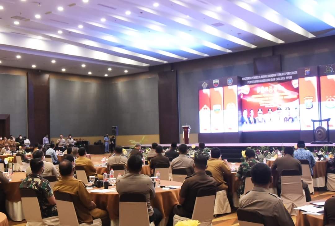 Bupati Deli Serdang H. Ashari Tambunan menghadiri acara Asistensi Pengelolaan Keuangan Terkait Percepatan Penyerapan Anggaran Dan Evaluasi PPKM Provinsi Sumatera Utara. Bertempat di Santika Premiere Dyandra Hotel Medan