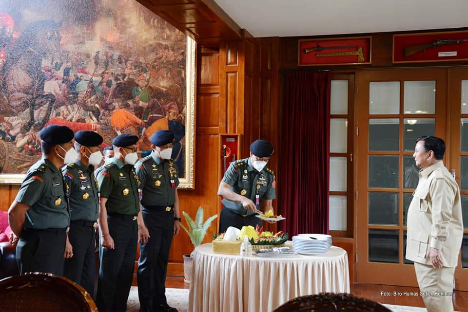 Prabowo Subianto Terima Pelaporan Kenaikan Pangkat 7 Perwira Tinggi TNI di Lingkungan Kementerian Pertahanan RI
