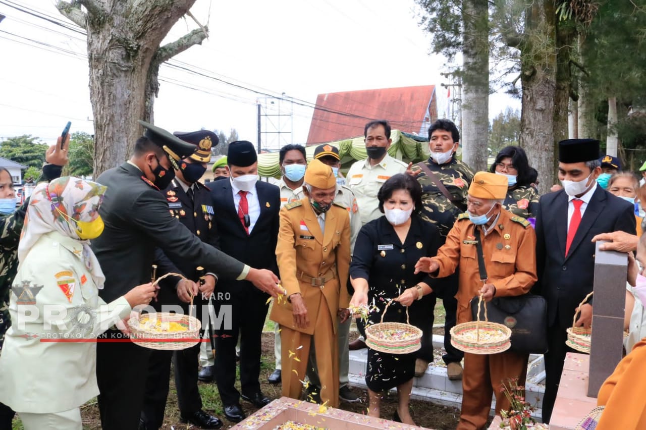 Pemerintah Kabupaten Karo menggelar upacara Peringatan Hari Pahlawan Tahun 2021 yang dilaksanakan di Halaman Kantor Bupati Karo, Jalan Letjen Djamin Ginting Kabanjahe