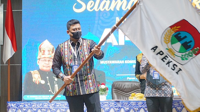 Ketua Asosiasi Pemerintah Kota Seluruh Indonesia (Apeksi) yang juga Wali Kota Bogor Bima Arya melantik Wali Kota Medan Bobby Nasution sebagai ketua Komisariat Wilayah I Apeksi