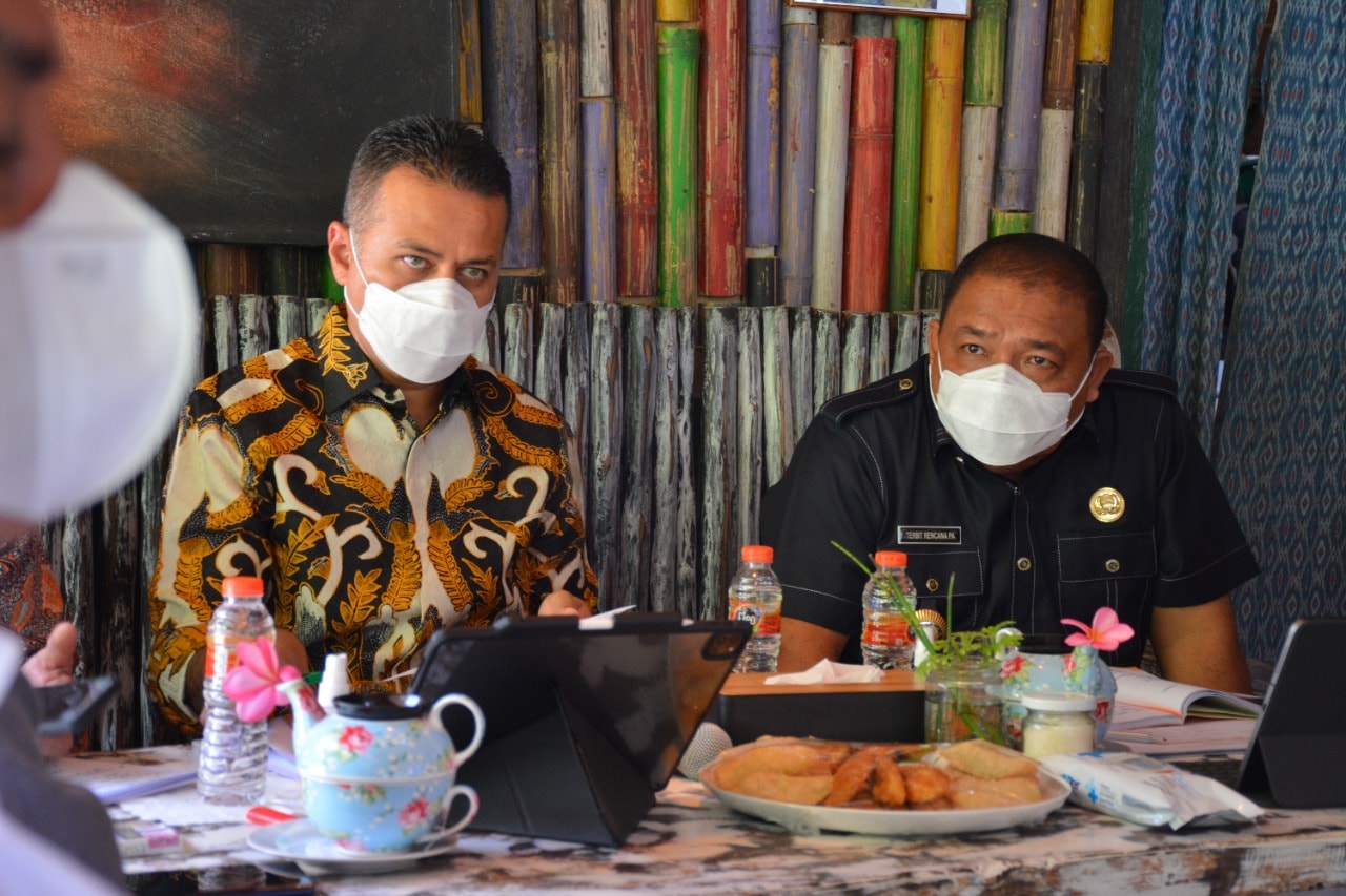 Bupati Langkat Terbit Rencana Peranginangin (PA) mendampingi Wakil Gubernur Sumatera Utara (Wagubsu) H. Musa Rajekshah meninjau langsung kawasan wisata Bukit Lawang dan Tangkahan di Kabupaten Langkat