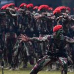 Personel TNI yang tergabung dengan Satgas Nanggala Kopassus terlibat bentrokan dengan Satgas Amole (Brimob) dari Polri di wilayah Tembagapura, Kabupaten Mimika, Papua pada Sabtu (27/11/2021)