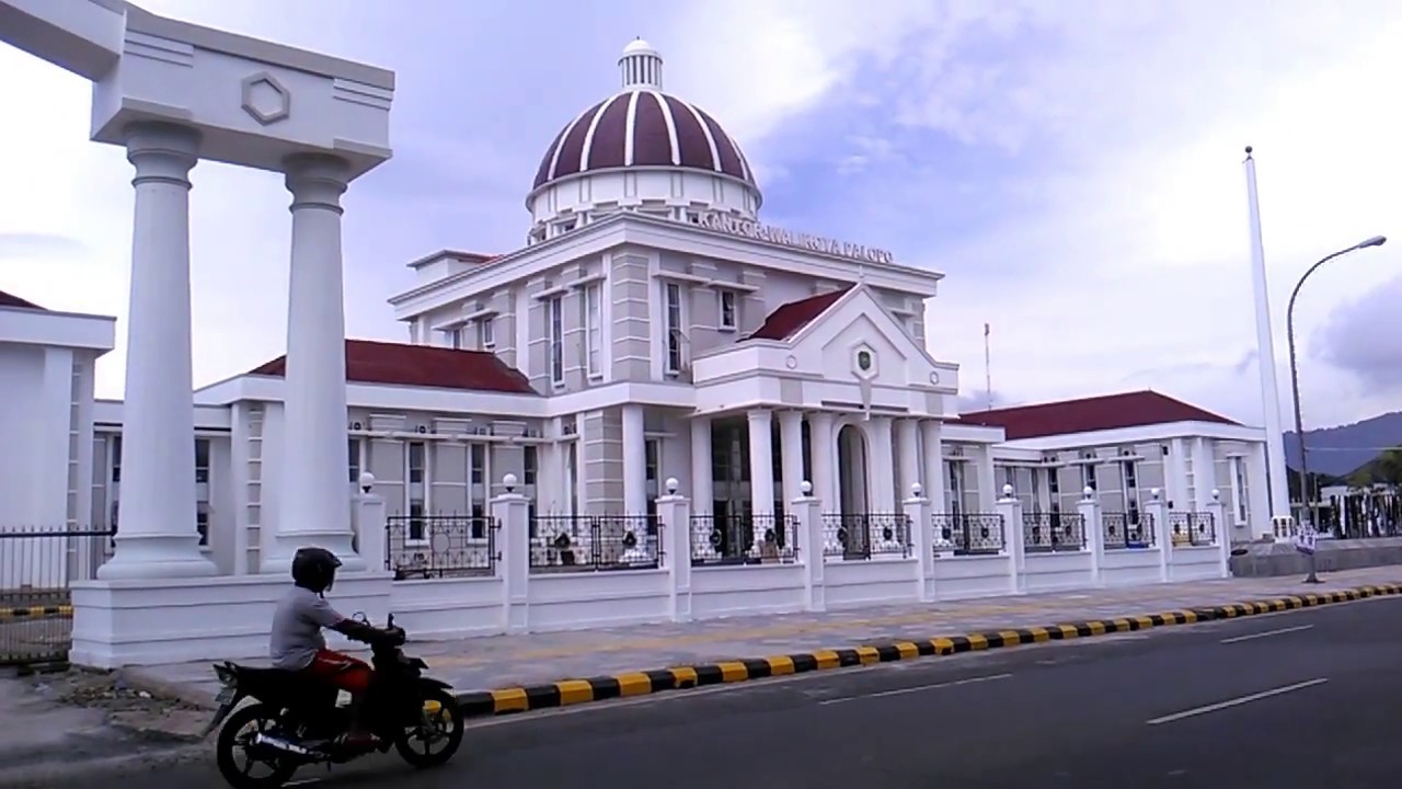 Pada Selasa 23 November 2021, seorang jurnalis di Kota Palopo, Sulawesi Selatan Muhammad Asrul, divonis tiga bulan penjara oleh Pengadilan Negeri (PN) Palopo