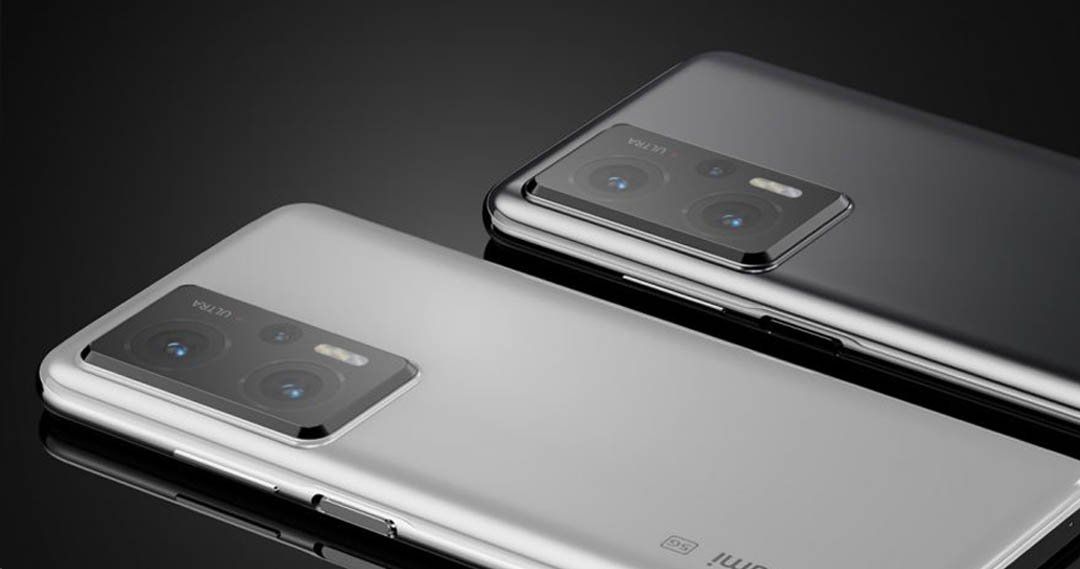 Jakarta, Karosatuklik.com - Xiaomi akhirnya merilis jajaran smartphone baru yang disebut Xiaomi 11T dan Xiaomi 11T Pro untuk pasar global. Keduanya merupakan suksesor dari Mi 10T dan Mi 10T Pro tahun lalu. Duo perangkat ini memiliki desain yang amat mirip. Perbedaan Xiaomi 11T dan 11T Pro hanya terletak di prosesor yang digunakan serta varian penyimpanan. Spesifikasi Xiaomi 11T dan Xiaomi 11T Pro Xiaomi 11T dan 11T Pro mengusung frame aluminium dengan panel belakang berbahan kaca. Adapun ukuran dimensinya adalah 164.1mm x 76.9mm x 8.8mm. Perbedaan muncul di berat, di mana Xiaomi 11T memiliki bobot 203 gram, sementara varian Pro membawa 204 gram. Juga memiliki touch sampling rate 480Hz, HDR10+, Dolby Vision (khusus varian Pro), dan dilapisi Corning Gorilla Glass Victus. Xiaomi 11T dan 11T Pro masing-masing mengusung triple-camera dengan rincian kamera utama 108 MP, kamera ultrawide 8 MP, dan kamera makro 5 MP. Sementara kamera selfie menggunakan lensa 16 MP. Untuk perekaman video, Xiaomi 11T bisa merekam dengan format maksimal 4K 30fps untuk kamera belakang dan 1080p 30fps untuk kamera depan. Sedangkan varian Pro mampu merekam 8K 30fps dan 4K 60fps untuk kamera belakang dan 1080p 60fps di kamera depan. Perbedaan lainnya muncul di penggunaan prosesor, di mana Xiaomi 11T membawa chipset MediaTek Dimensity 1200. Sedangkan Xiaomi 11T Pro hadir dengan Snapdragon 888. Untuk penyimpanan, Xiaomi 11T muncul dengan opsi 8GB/128GB dan 8GB/256GB. Sedangkan Xiaomi 11T Pro hadir dengan 8GB/128GB, 8GB/256GB, dan 12GB/256GB. Kedua smartphone menjalankan MIUI 12.5 berbasis Android 11. Xiaomi menjamin keduanya akan menerima tiga kali update Android dan empat tahun security patch. Untuk perekaman video, Xiaomi 11T bisa merekam dengan format maksimal 4K 30fps untuk kamera belakang dan 1080p 30fps untuk kamera depan. Sedangkan varian Pro mampu merekam 8K 30fps dan 4K 60fps untuk kamera belakang dan 1080p 60fps di kamera depan. Perbedaan lainnya muncul di penggunaan prosesor, di mana Xiaomi 11T membawa chipset MediaTek Dimensity 1200. Sedangkan Xiaomi 11T Pro hadir dengan Snapdragon 888. Untuk penyimpanan, Xiaomi 11T muncul dengan opsi 8GB/128GB dan 8GB/256GB. Sedangkan Xiaomi 11T Pro hadir dengan 8GB/128GB, 8GB/256GB, dan 12GB/256GB. Kedua smartphone menjalankan MIUI 12.5 berbasis Android 11. Xiaomi menjamin keduanya akan menerima tiga kali update Android dan empat tahun security patch. Xiaomi 11T series membawa baterai 5.000mAh. Perbedaannya, versi reguler membawa charger 67W, sementara varian Pro membawa HyperCharge 120W. Fitur lain yang turut disematkan yakni internet 5G, dual-SIM, NFC, IP53, Infrared Blaster, dan USB-C. Keduanya muncul dengan varian warna Meteorite Grey, Moonlight White, dan Celestial Blue. Harga 8GB + 128GB = 499 euro atau Rp 8,3 juta 8GB + 256GB = 549 euro atau Rp 9,2 juta Harga Xiaomi 11T Pro 8GB + 128GB = 649 euro atau Rp 10,9 juta 8GB + 256GB = 699 euro atau Rp 11,7 juta 12GB + 256GB = 749 euro atau Rp 12,5 juta. (R1/suara.com)