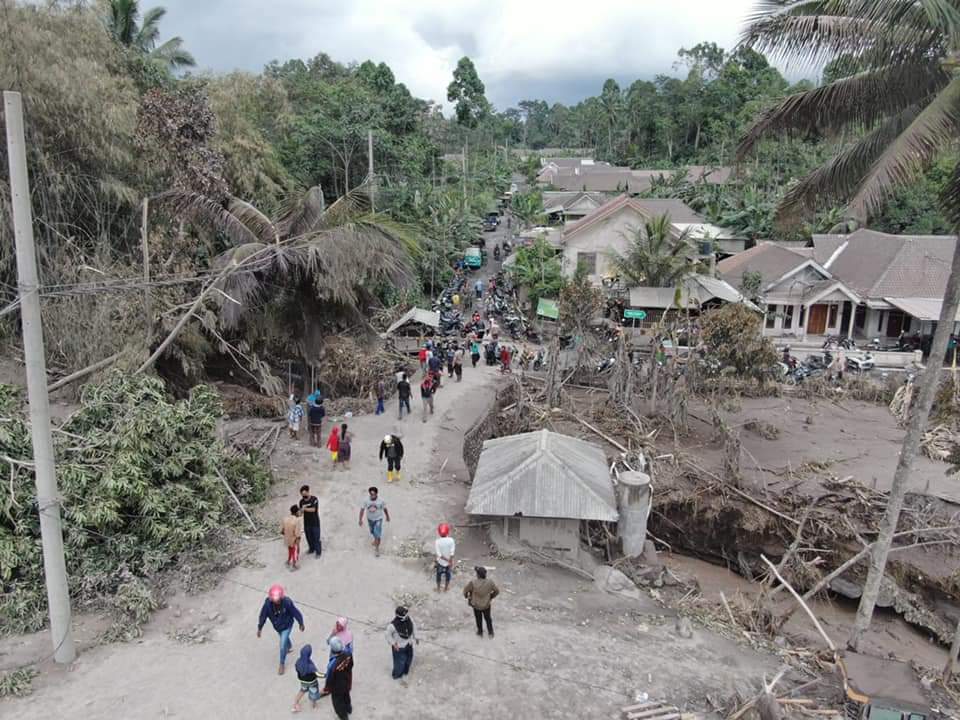 Update Terkini Dampak Awan Panas Guguran Gunung Semeru