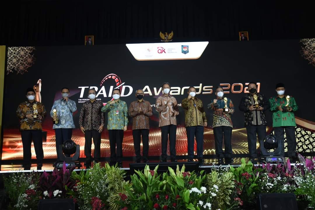 Pemerintah Provinsi (Pemprov) Sumatera Utara (Sumut) berhasil meraih penghargaan Tim Percepatan Akses Keuangan Daerah (TPAKD) Awards 2021. Penghargaan diberikan Otoritas Jasa Keuangan (OJK), lantaran Pemprov Sumut berperan yang secara otpimal membantu akses keuangan di daerah.