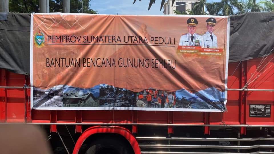 Pemerintah Provinsi (Pemprov) Sumatera Utara (Sumut) menyerahkan bantuan untuk para korban erupsi Gunung Semeru di Kabupaten Lumajang, Provinsi Jawa Timur, kepada Pemprov Jawa Timur (Jatim).