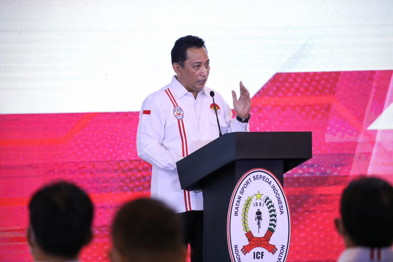 Kapolri Jenderal Listyo Sigit Prabowo resmi dilantik sebagai Ketua Umum Pengurus Besar (PB) Ikatan Sport Sepeda Indonesia (ISSI) 2021-2025 di dalam pembukaan Rapat Kerja Nasional yang digelar di Jakarta, Sabtu (11/12/2021).