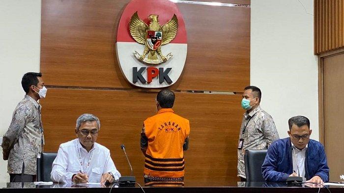 Resmi Ditahan! Pejabat Ditjen Pajak Alfred Simanjuntak Tahun Baruan di Rutan KPK
