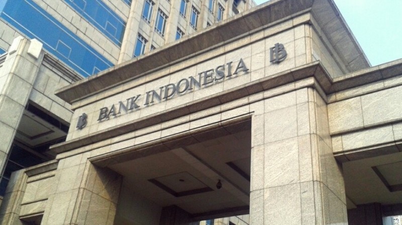 Bank Indonesia menetapkan tanggal 27 Desember sebagai hari terakhir kegiatan layanan penyetoran dan/atau penarikan perbankan dan dibuka kembali pada 3 Januari 2022