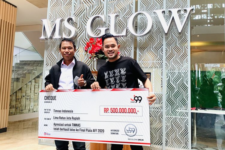 Owner J99 Corp Gilang Widya Pramana memberikan bonus Rp 500 juta setelah Indonesia masuk final Piala AFF Suzuki 2020. Bahkan, Gilang menjanjikan bonus tambahan sebesar Rp 1 miliar jika timnas Indonesia tampil sebagai juara.