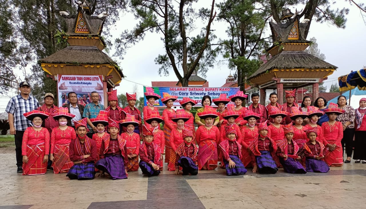 Tetap Eksis di Kala Pandemi, Bupati Karo Cory Sebayang Apresiasi Sanggar Seni Gung Leto Kabanjahe