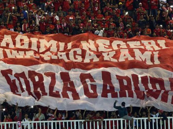 AFF meralat pernyataan Federasi Sepakbola Singapura (FAS). Suporter Timnas Indonesia dan Thailand tetap bisa membawa benderanya masing-masing di Piala AFF 2020.