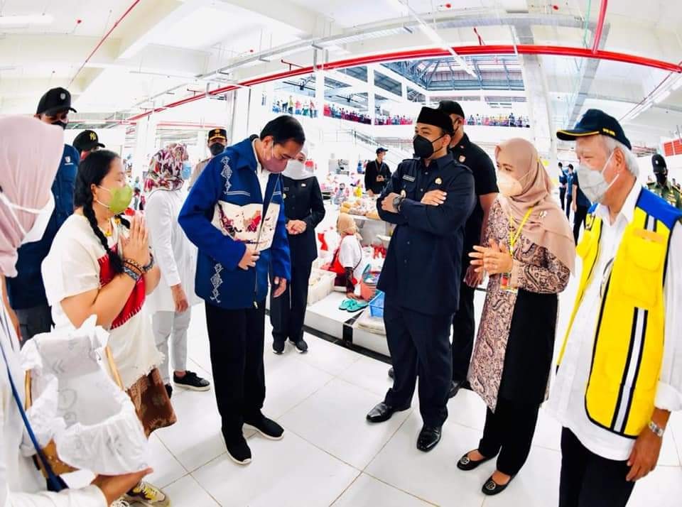 Jokowi Beli Jaket Motif Batik Garuda Buatan UMKM Blora