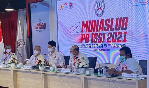 Kapolri Jenderal Listyo Sigit Prabowo resmi dilantik sebagai Ketua Umum Pengurus Besar (PB) Ikatan Sport Sepeda Indonesia (ISSI) 2021-2025 di dalam pembukaan Rapat Kerja Nasional yang digelar di Jakarta, Sabtu (11/12/2021).