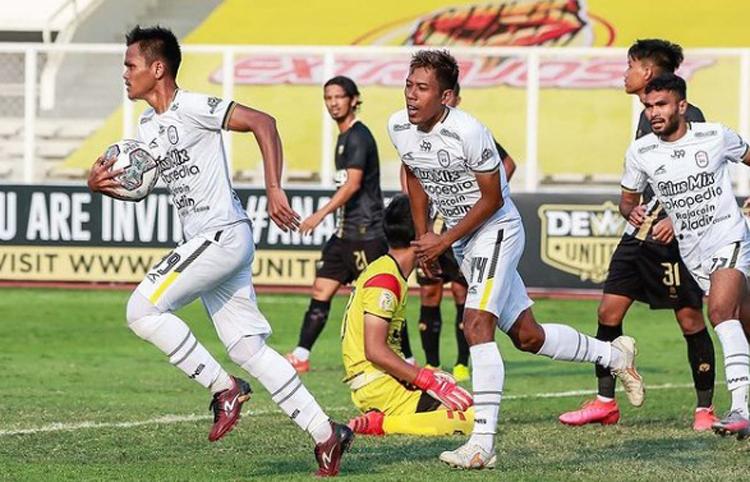 Dewa United FC tergabung di Grup Y babak 8 besar Liga 2 2021. Di grup tersebut, Tangsel Warrior bakal berjumpa dengan Sulut United, PSMS Medan, dan PSIM Yogyakarta.