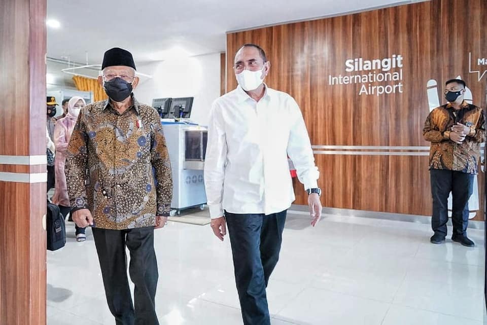 Tiba di Bandara Internasional Silangit, Wakil Presiden Disambut Gubernur Edy Rahmayadi
